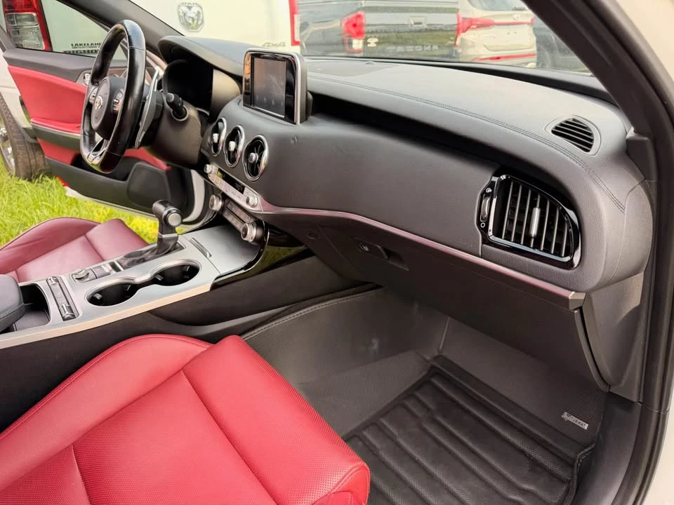 2019 Kia Stinger GT - Image 12 of 20
