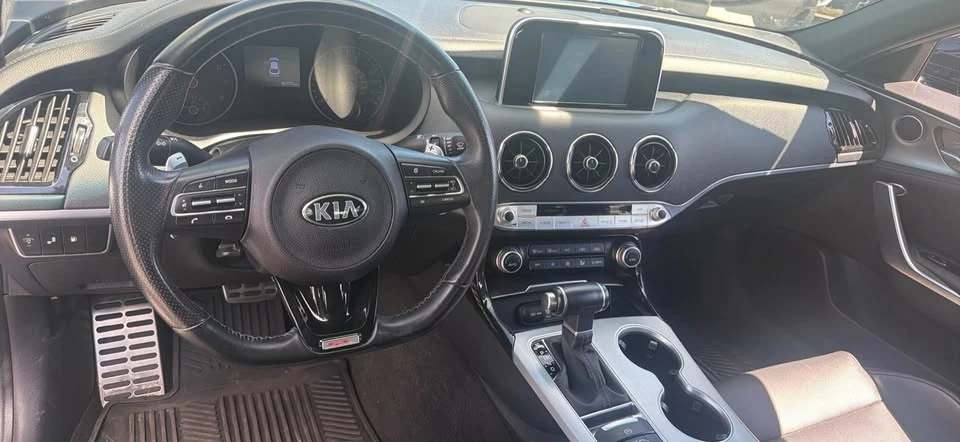 2019 Kia Stinger GT - Image 7 of 12