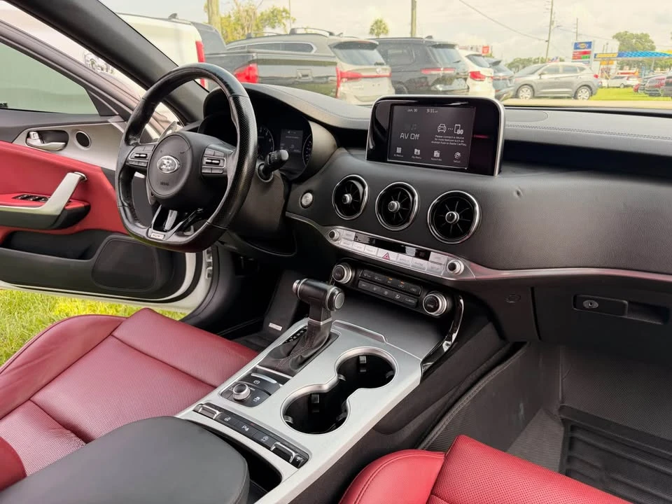 2019 Kia Stinger GT - Image 15 of 20