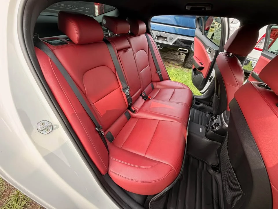2019 Kia Stinger GT - Image 18 of 20