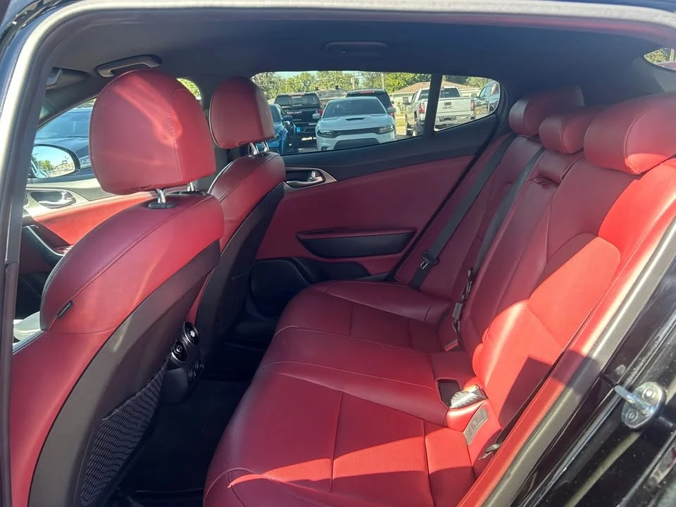 2019 Kia Stinger GT - Image 15 of 20