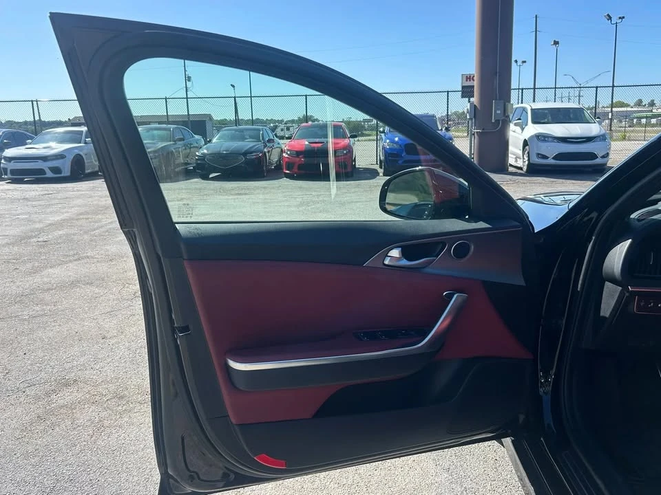 2019 Kia Stinger GT - Image 10 of 20