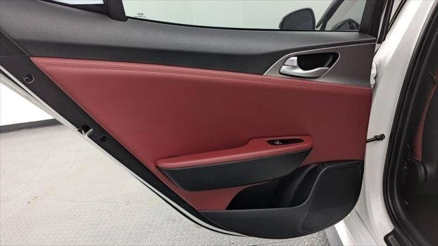 2019 Kia Stinger GT - Image 16 of 20