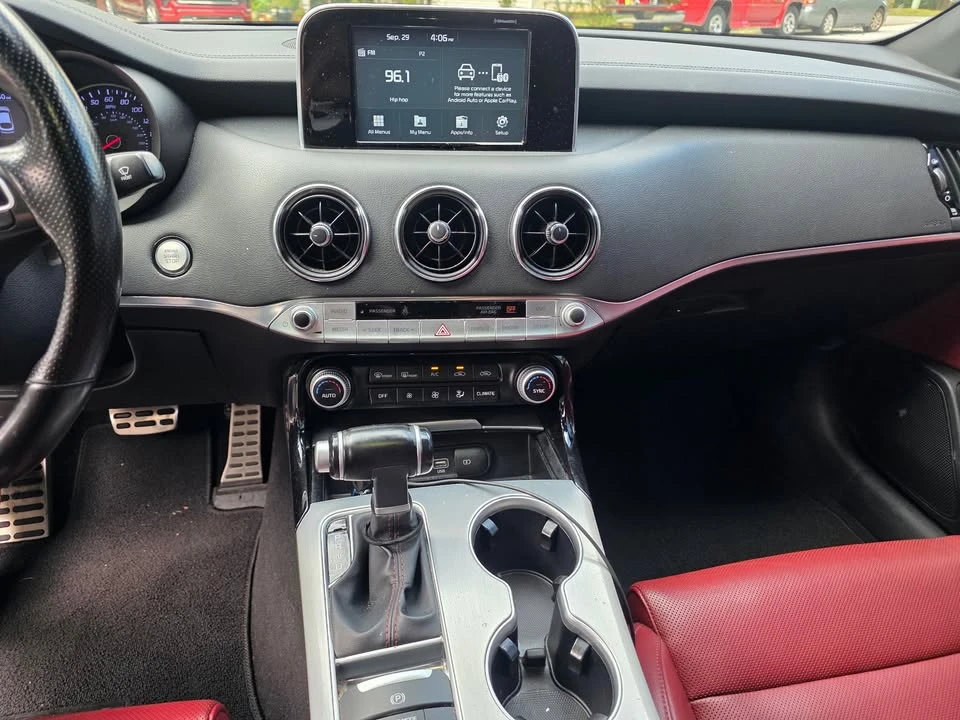 2019 Kia Stinger GT - Image 10 of 11