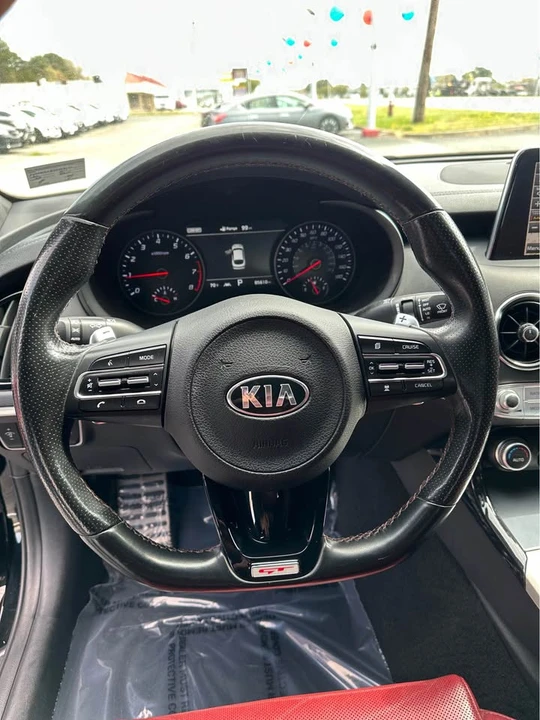 2019 Kia Stinger GT - Image 8 of 14