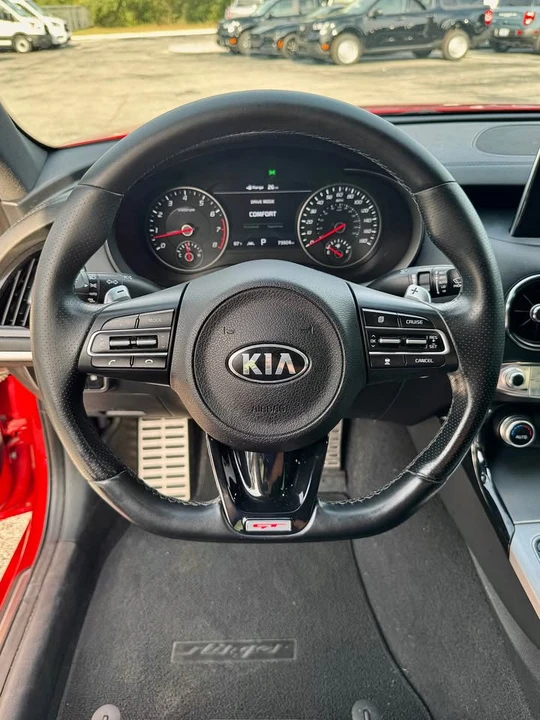 2019 Kia Stinger GT - Image 11 of 19