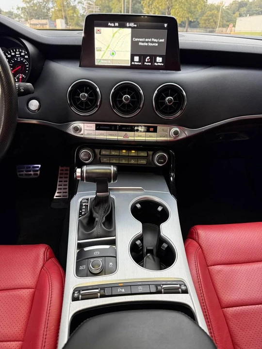2019 Kia Stinger - Image 13 of 14