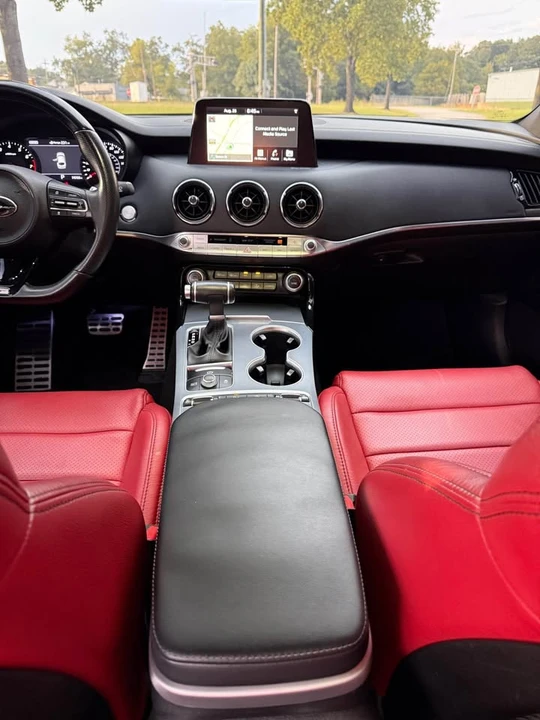 2019 Kia Stinger - Image 10 of 14
