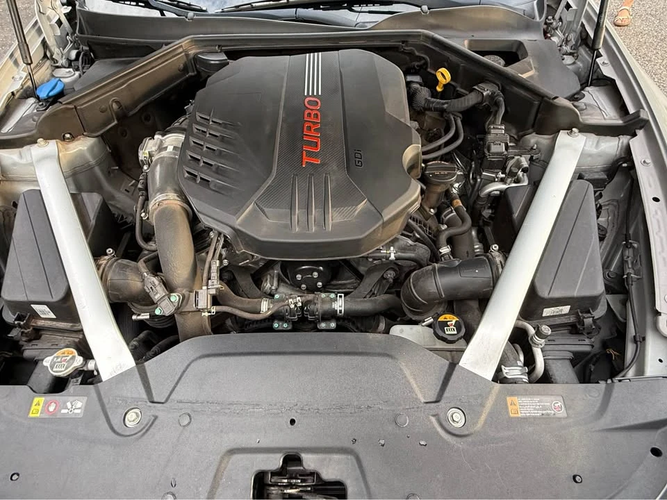 2019 Kia Stinger - Image 7 of 14