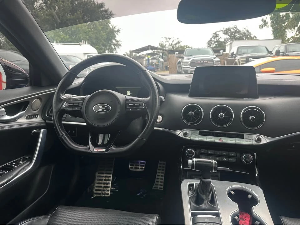 2019 Kia Stinger GT - Image 10 of 16
