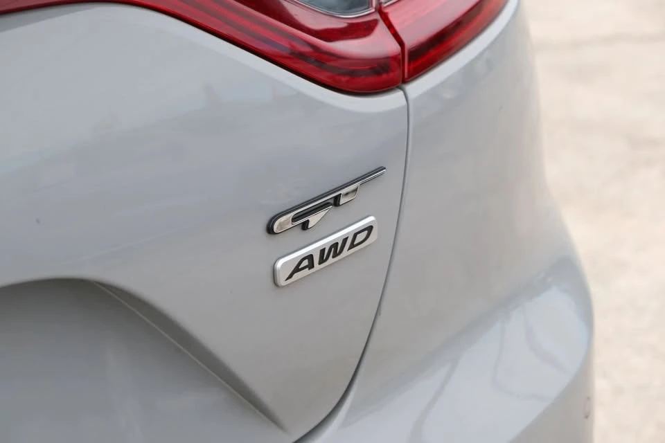 2019 Kia Stinger GT - Image 16 of 20