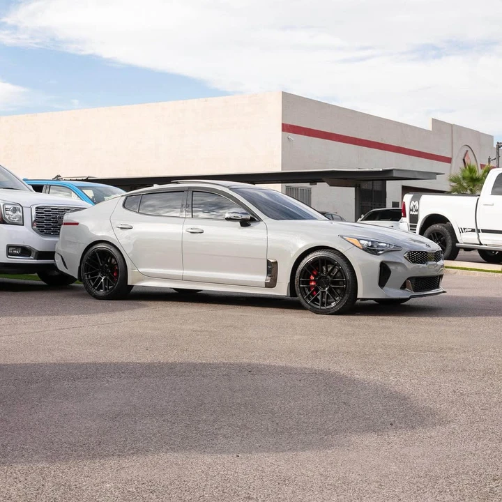 2019 Kia Stinger GT - Image 8 of 17