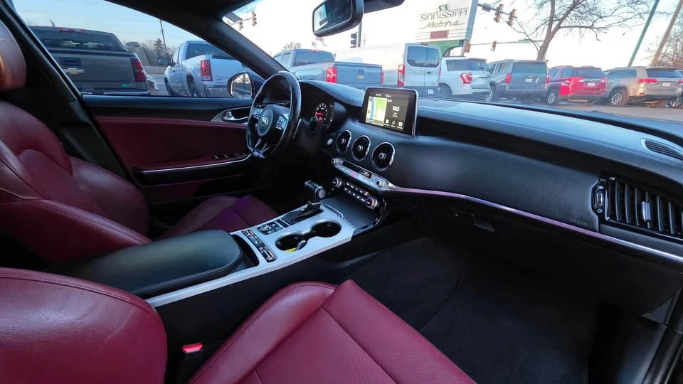 2019 Kia Stinger GT - Image 15 of 18