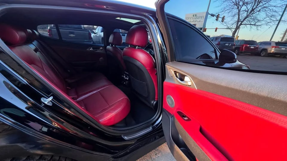 2019 Kia Stinger GT - Image 14 of 18