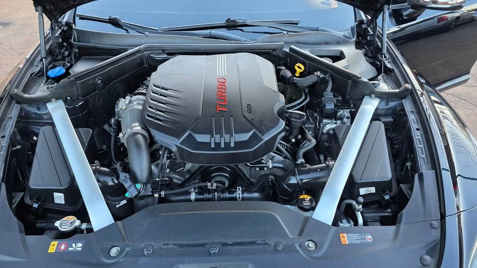 2019 Kia Stinger GT - Image 17 of 18