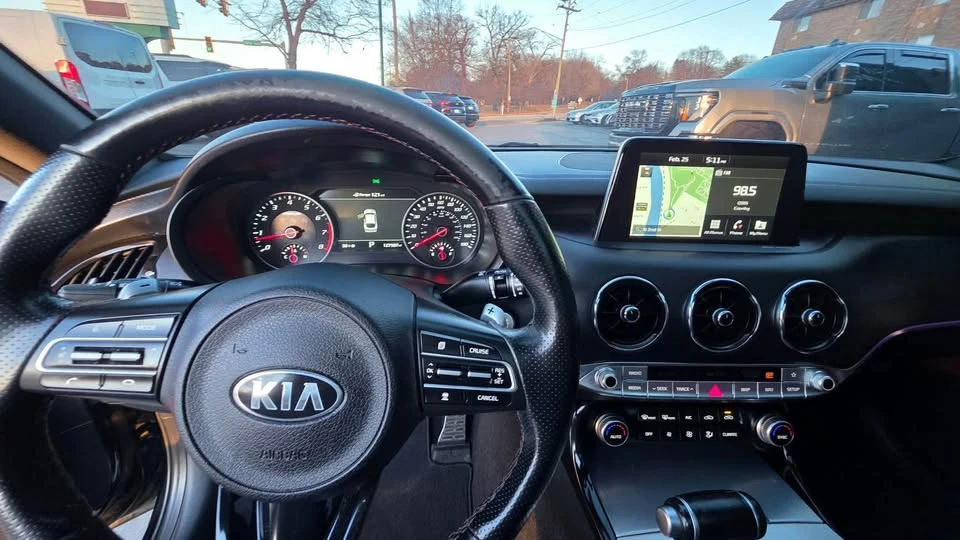 2019 Kia Stinger GT - Image 9 of 18