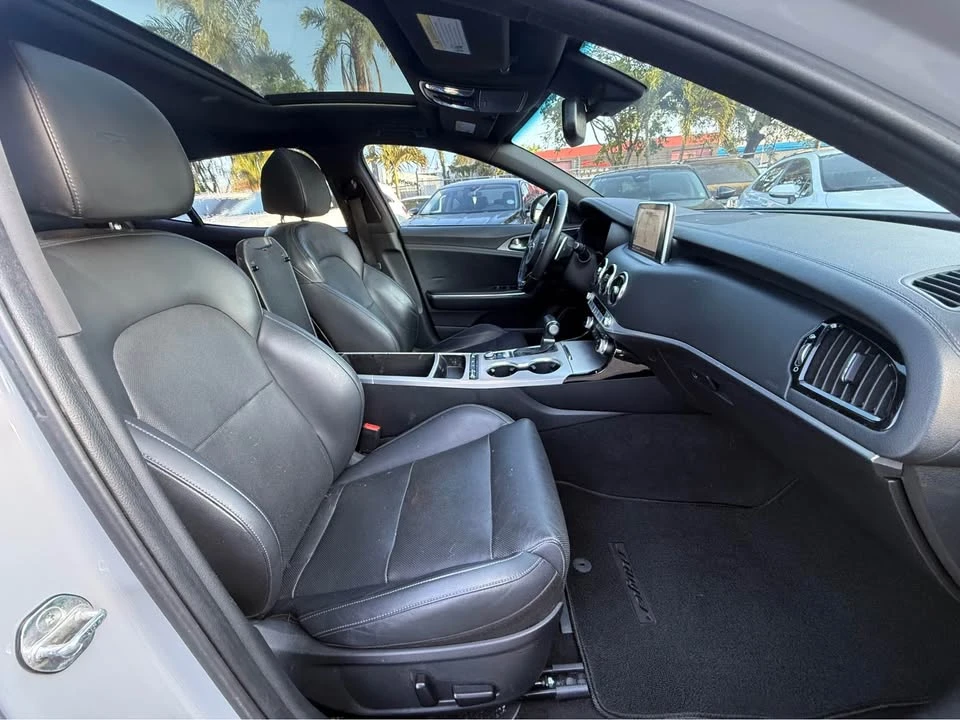 2019 Kia Stinger GT - Image 11 of 15