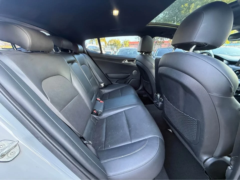 2019 Kia Stinger GT - Image 9 of 15