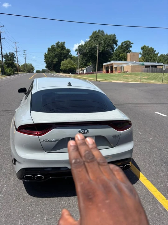 2019 Kia Stinger GT - Image 5 of 7