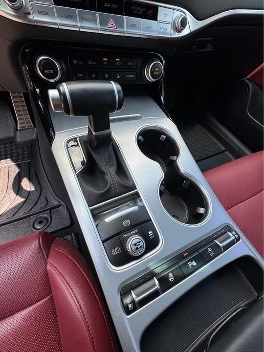 2019 Kia Stinger GT - Image 9 of 11