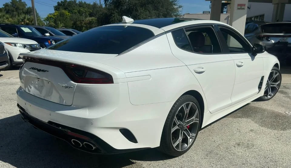 2019 Kia Stinger GT - Image 8 of 12