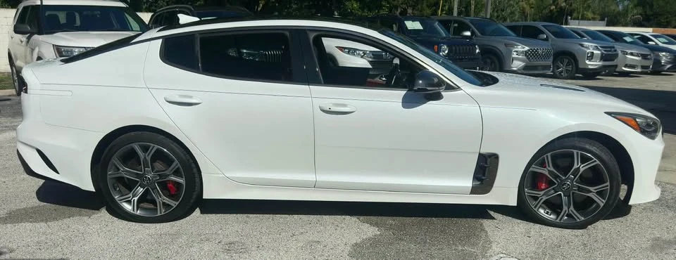 2019 Kia Stinger GT - Image 10 of 12