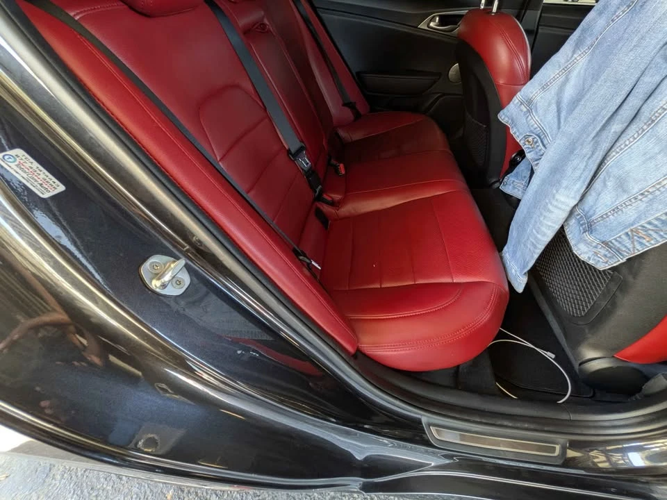 2019 Kia Stinger GT - Image 8 of 16