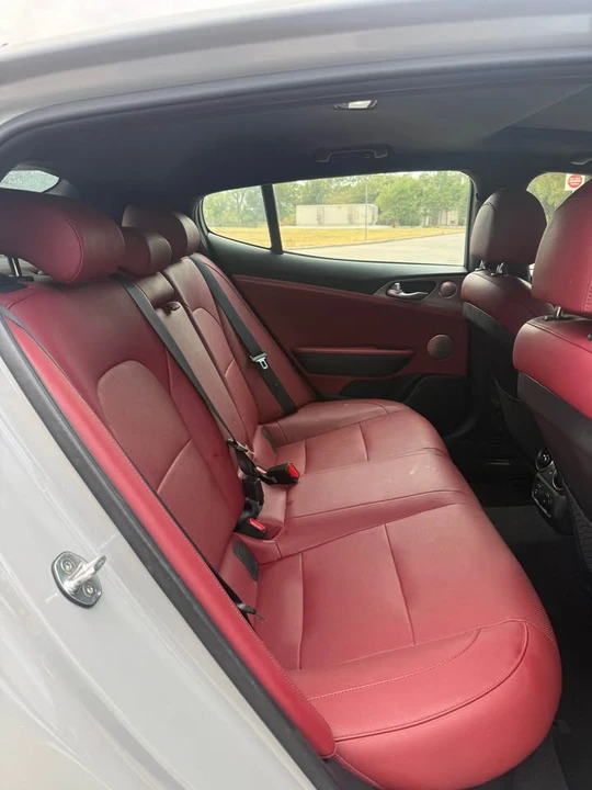 2019 Kia Stinger GT - Image 10 of 11