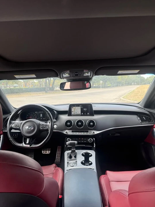 2019 Kia Stinger GT - Image 8 of 11