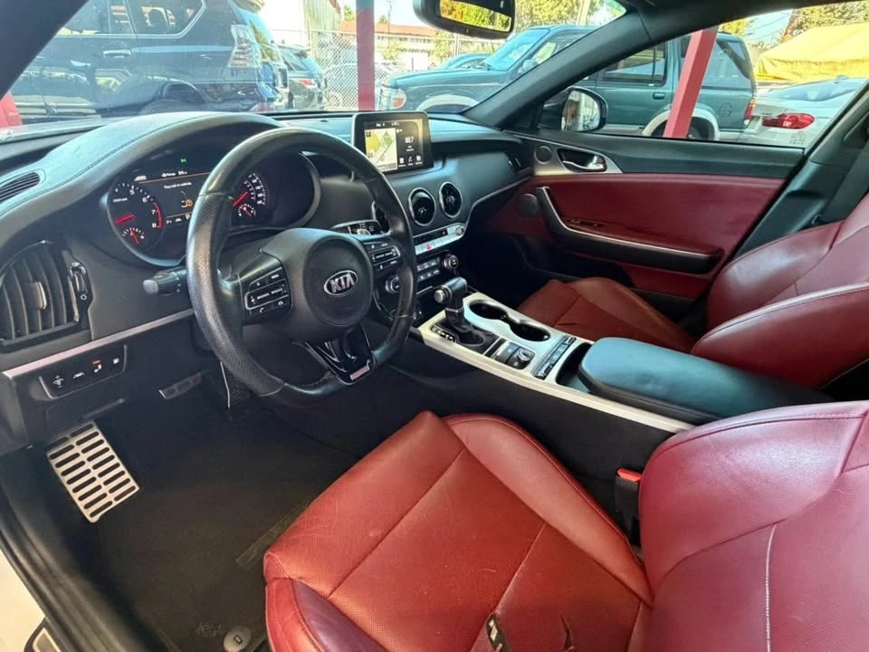 2019 Kia Stinger GT - Image 15 of 20