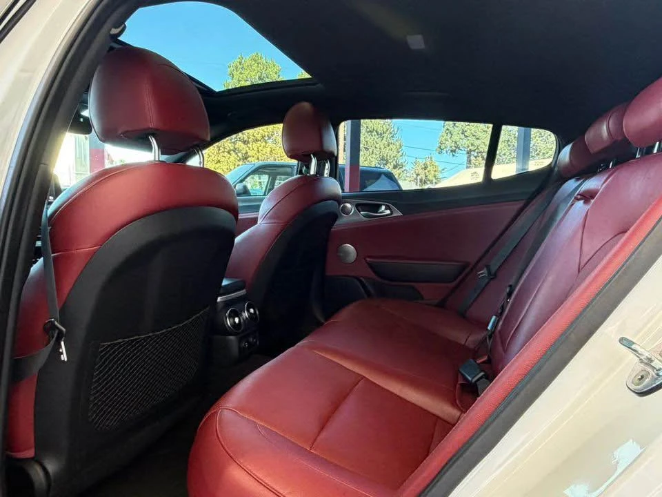 2019 Kia Stinger GT - Image 15 of 20
