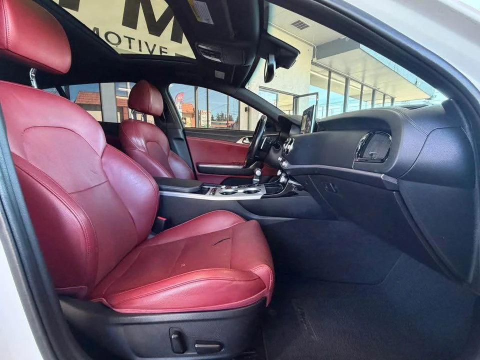 2019 Kia Stinger GT - Image 18 of 20