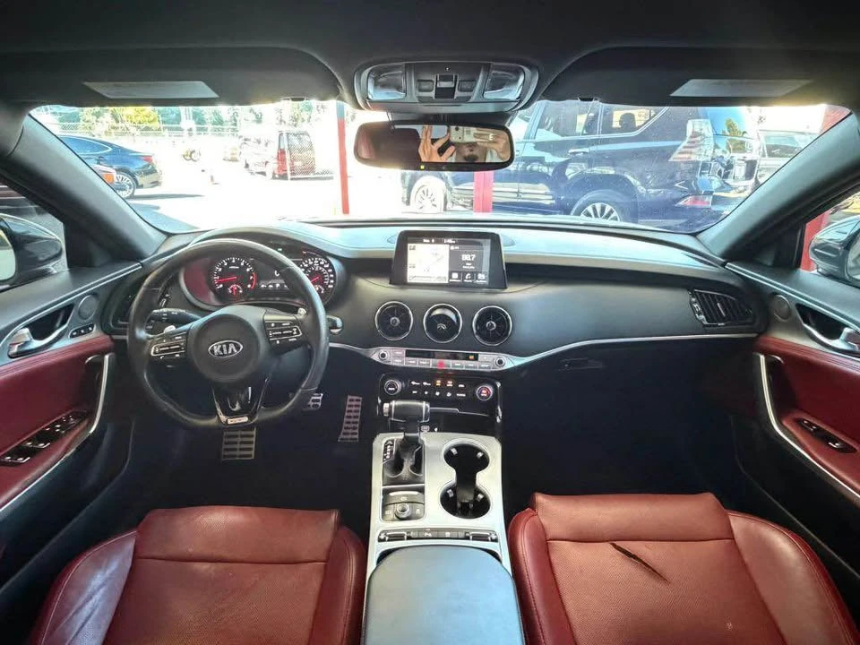 2019 Kia Stinger GT - Image 9 of 20