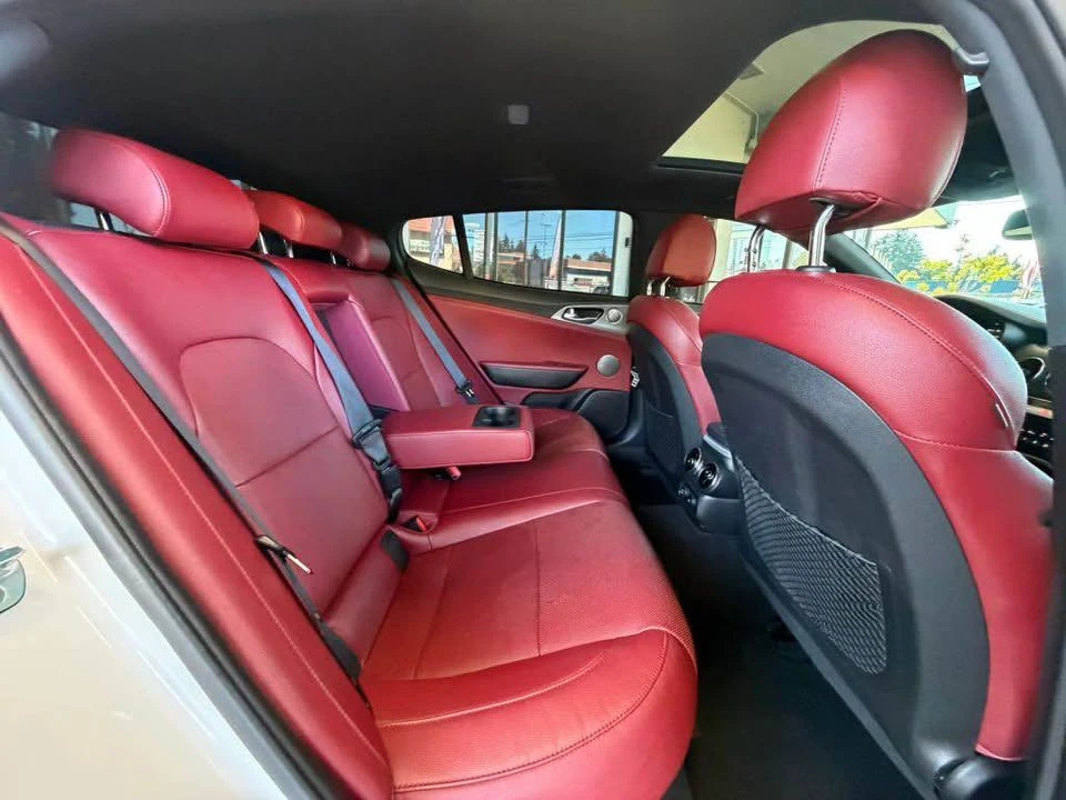2019 Kia Stinger GT - Image 17 of 20