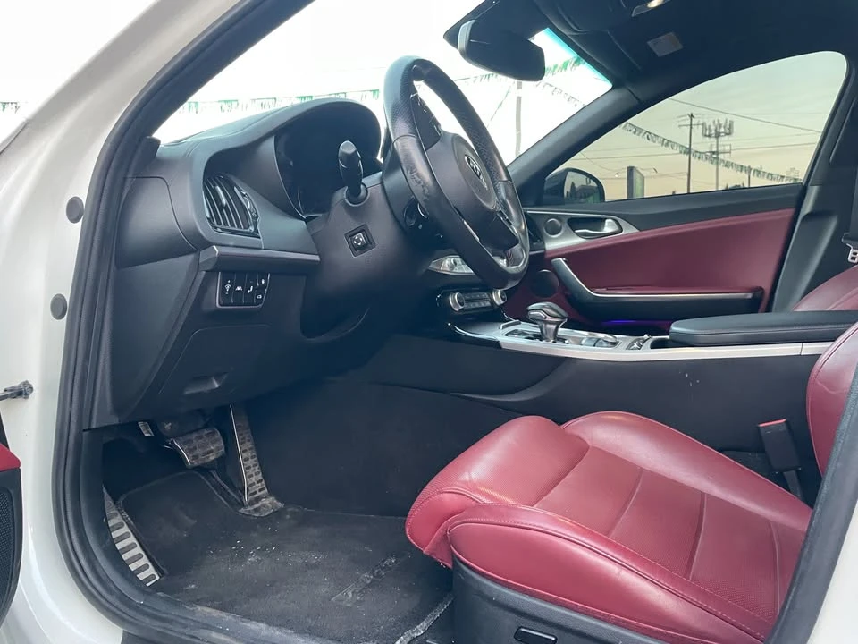 2019 Kia Stinger GT - Image 10 of 12