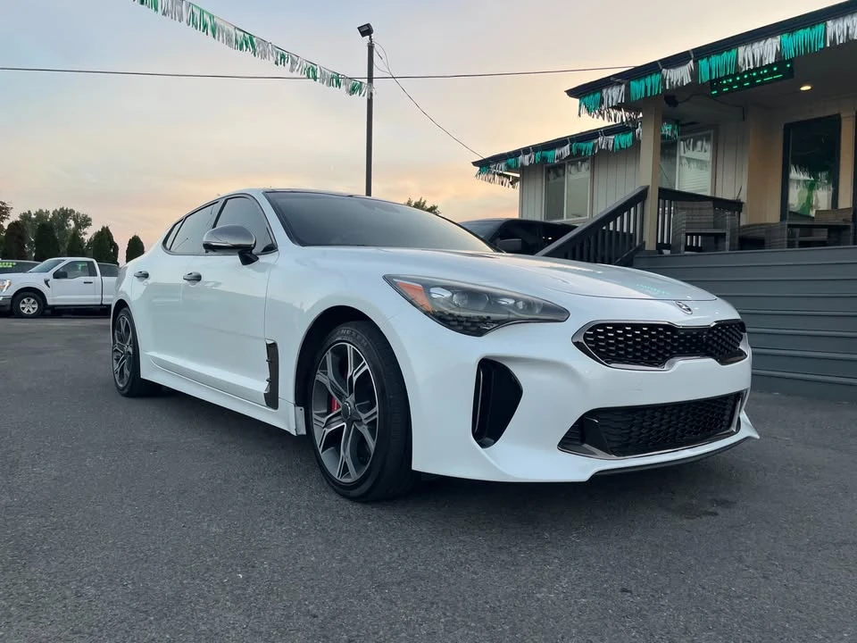 2019 Kia Stinger GT - Image 8 of 12