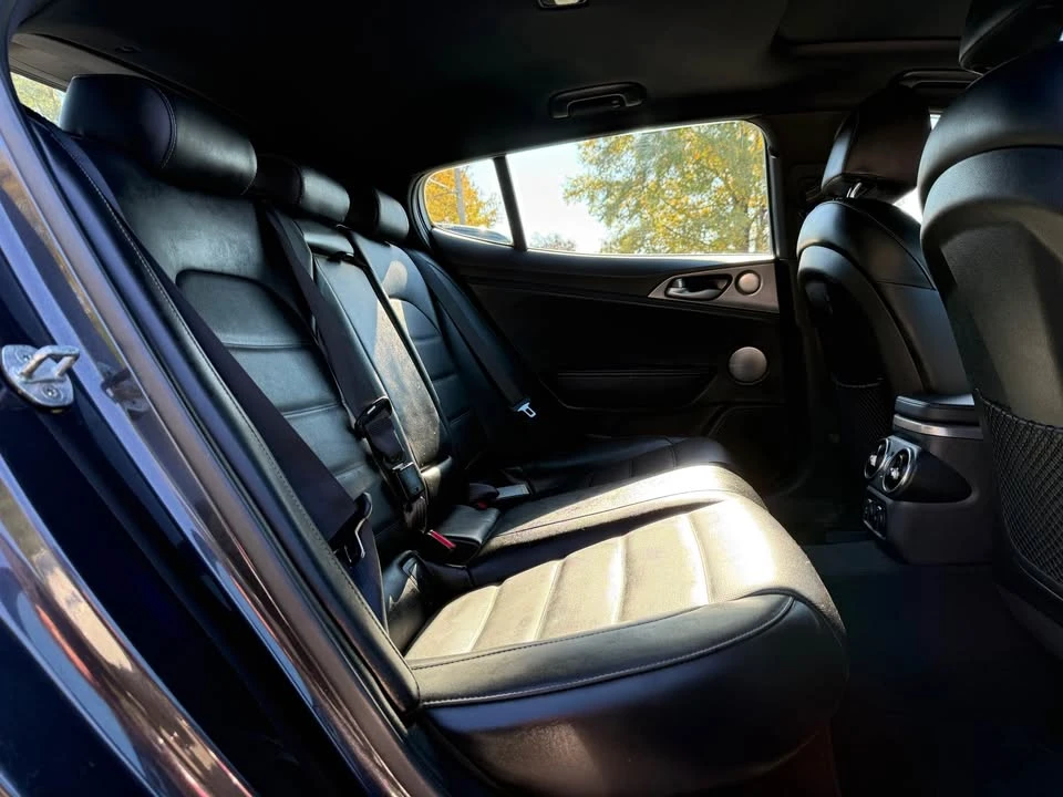 2019 Kia Stinger GT - Image 15 of 20