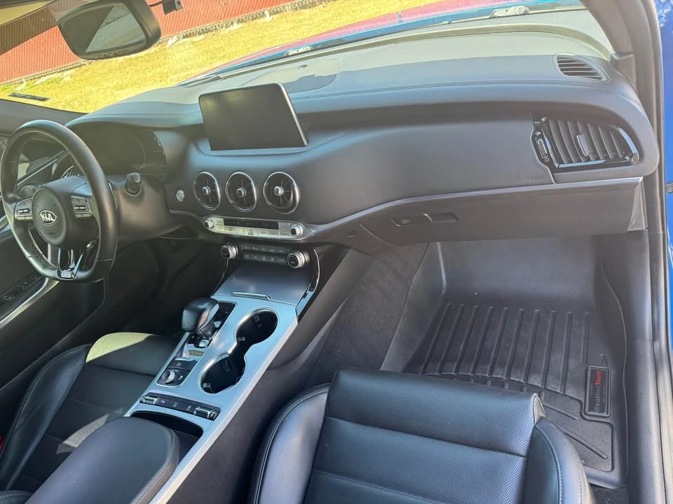 2019 Kia Stinger GT - Image 17 of 18