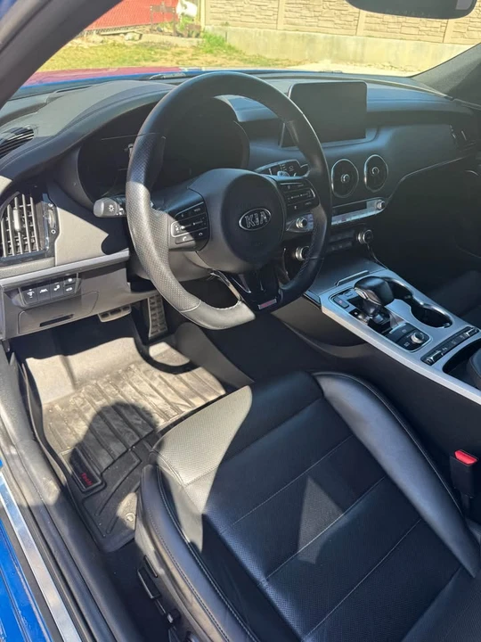 2019 Kia Stinger GT - Image 11 of 18