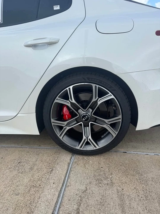 2019 Kia Stinger GT - Image 8 of 18