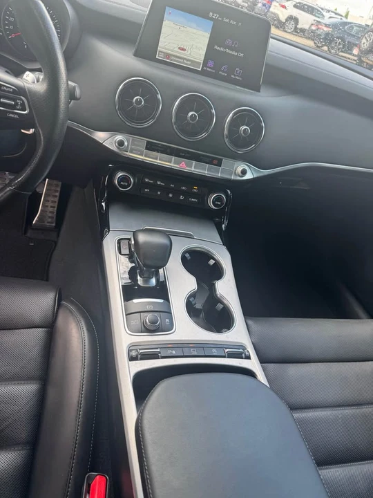 2019 Kia Stinger GT - Image 13 of 18