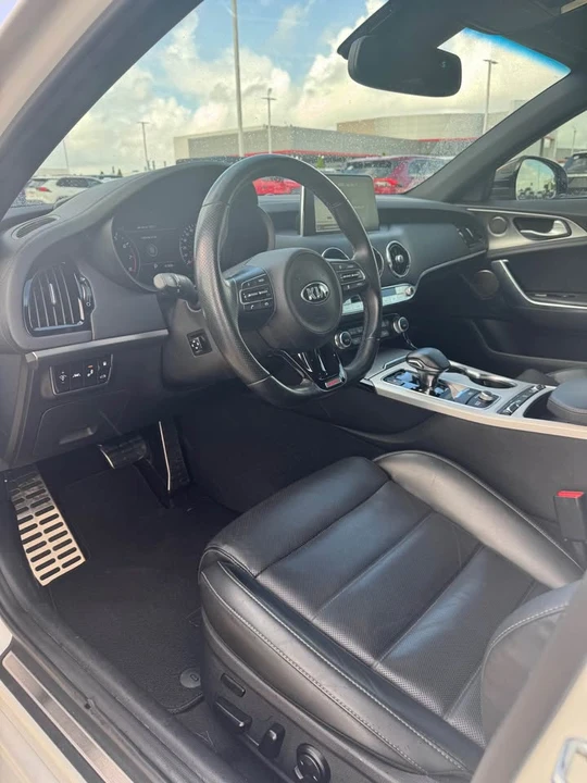 2019 Kia Stinger GT - Image 10 of 18