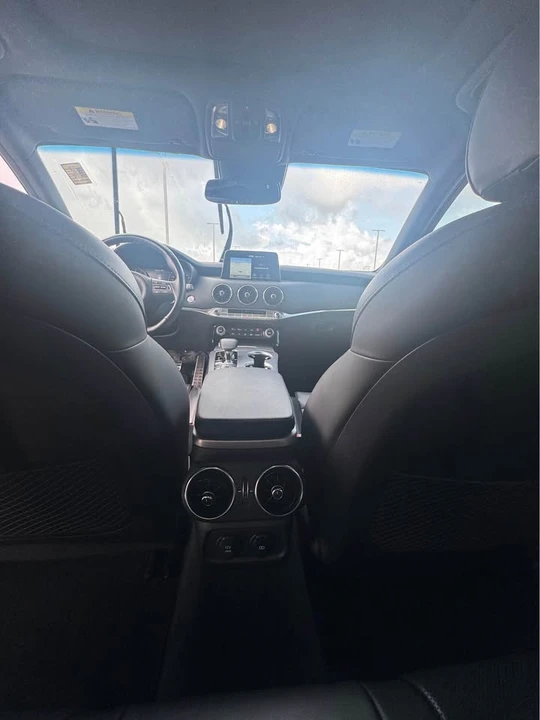 2019 Kia Stinger GT - Image 16 of 18