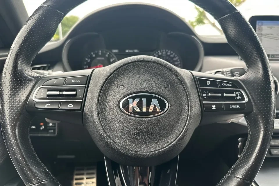 2019 Kia Stinger GT - Image 16 of 19