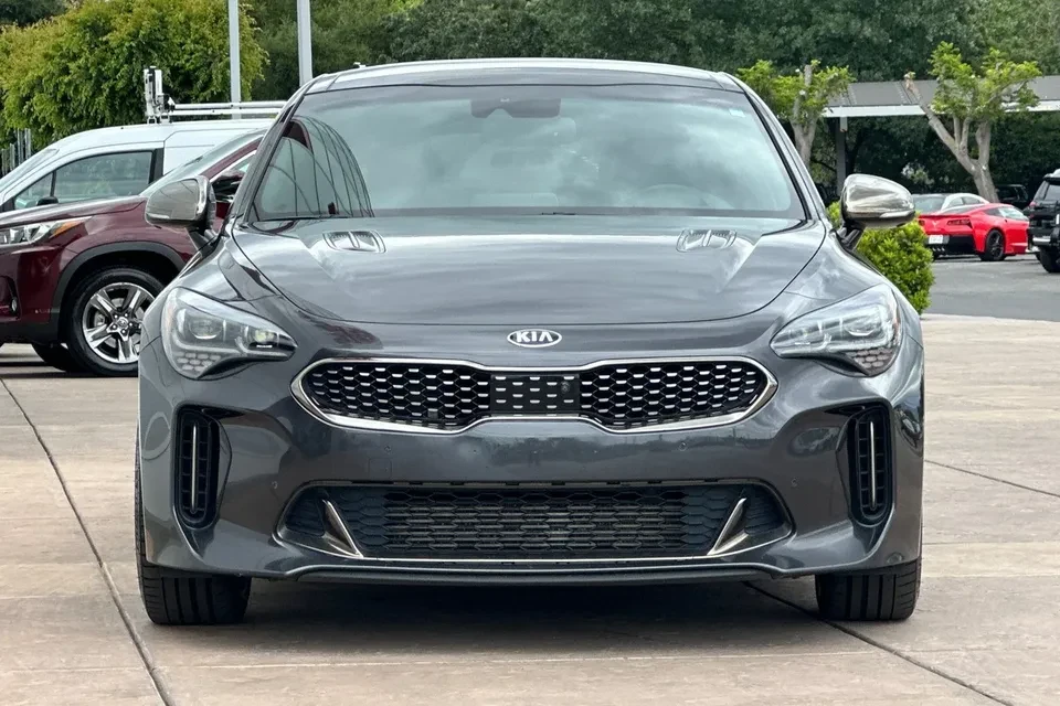 2019 Kia Stinger GT - Image 8 of 19