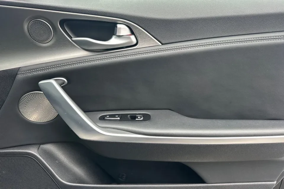 2019 Kia Stinger GT - Image 11 of 19