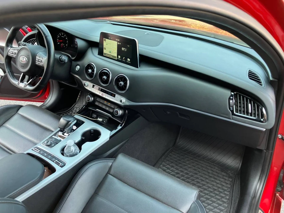 2019 Kia Stinger GT - Image 19 of 22
