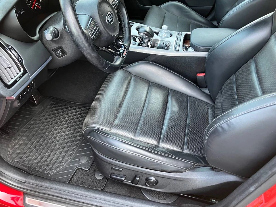2019 Kia Stinger GT - Image 14 of 22