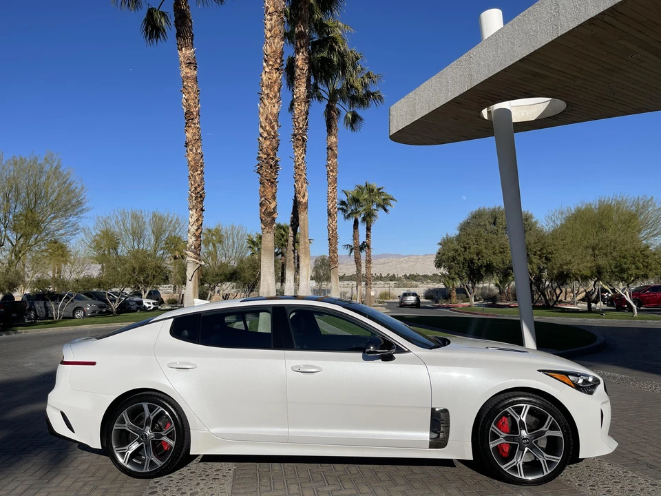 2019 Kia Stinger GT - Image 19 of 31