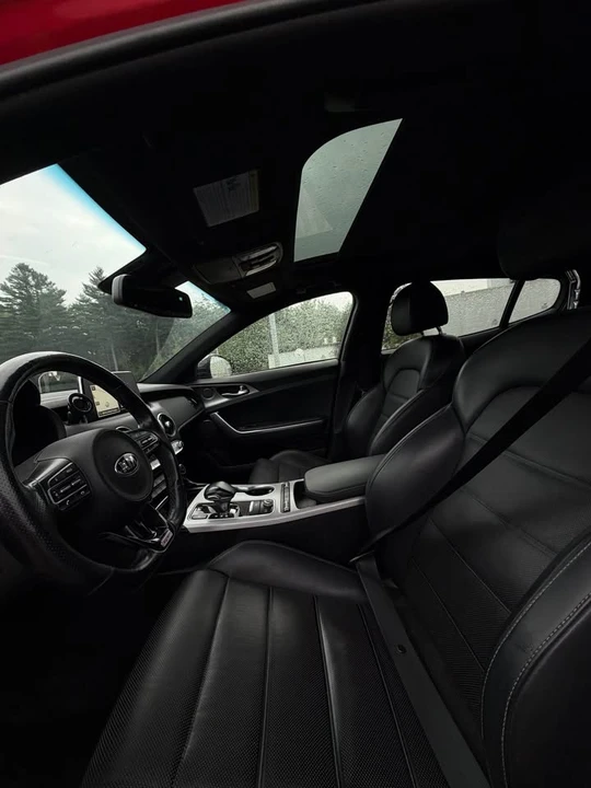 2019 Kia Stinger GT - Image 14 of 18